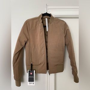 Lululemon non-stop bomber